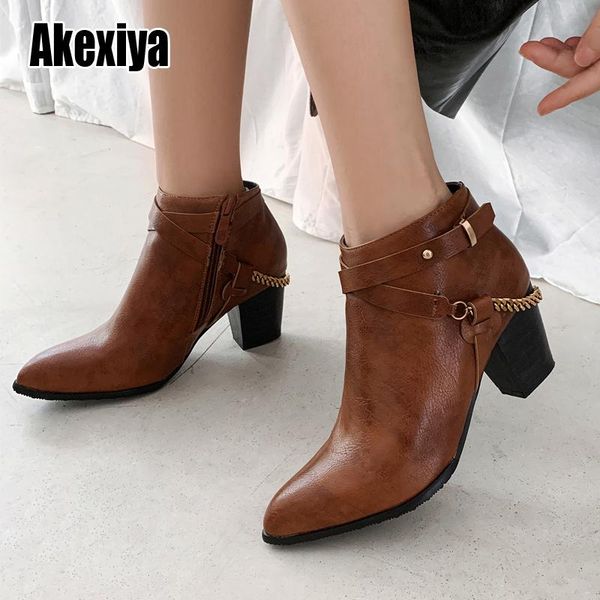 

boots 2021 autumn casual ankle fashion metal chain leather pointed western women's shoes 43 w116, Black