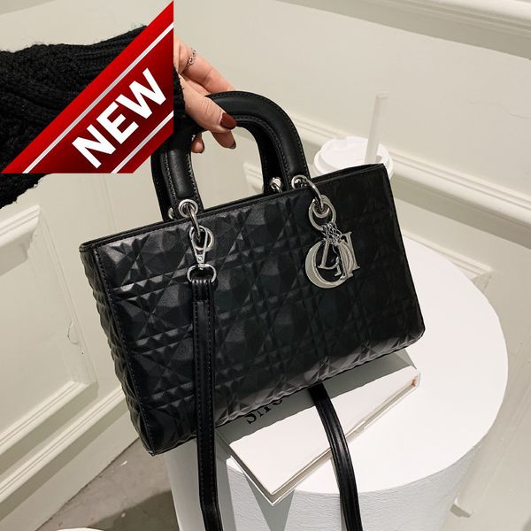 

net red embroidered line diana bag messenger women's 2022 new handbag leisure, simple and fashionable