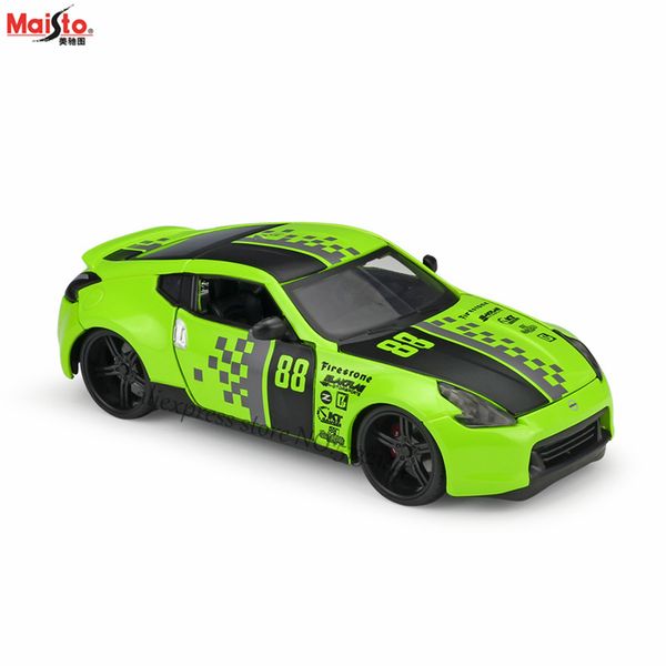 

maisto 1:24 2009 nissan 370z sports modified version alloy car model crafts decoration collection toy tools gift
