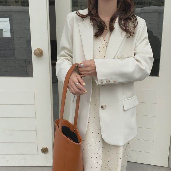 

2021 new spring and autumn color sheer leisure simple lapel straight sleeve female suit tongle coat adpe, White;black