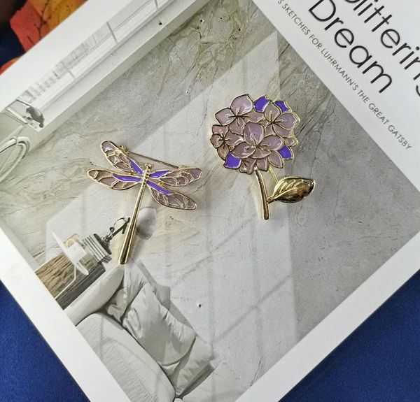 

brooches pin act the role of world new temperament enamel hand as a brooch, dragonfly flowers small prevent exposed corsage, Gray