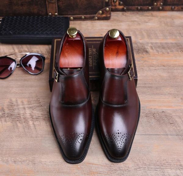 

british vintage carved leather shoes men slip on handmade derby shoes men brogue formal leather, Black