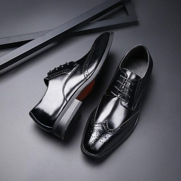 

2020 new men wingtip business leather shoes brand lace up derby zapatos pointed toe brogues formal shoes brown black dress 39-44