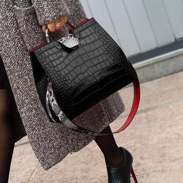 

bucket bag boa pattern embossed leather lady shoulder crossbody handbags designer women messenger totes
