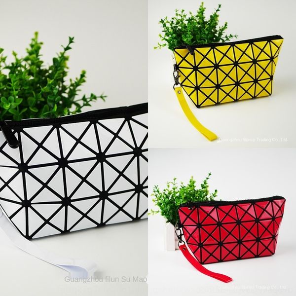 

7lmli hand diamond-shaped cosmetic baggeometric handbag korean-style triangle stitching women's waterproof bagcosmetic bag activity gif