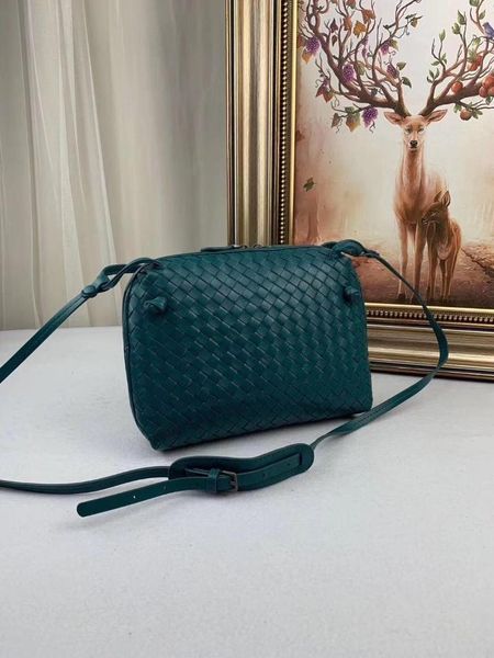 

2020 fashionable lady's bag, leather knitted bag, fashionable leather handbag