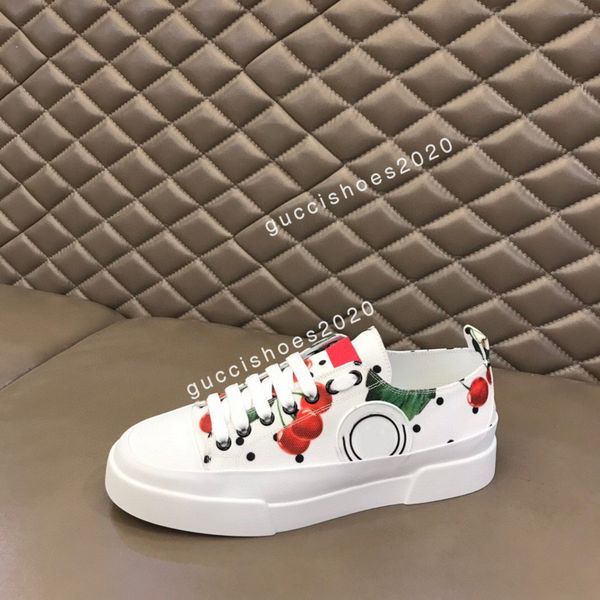 

2022 men casual outdoor sports loafers classic tassel wedding party leather shoes plus men flats designer driving shoes, Black;red