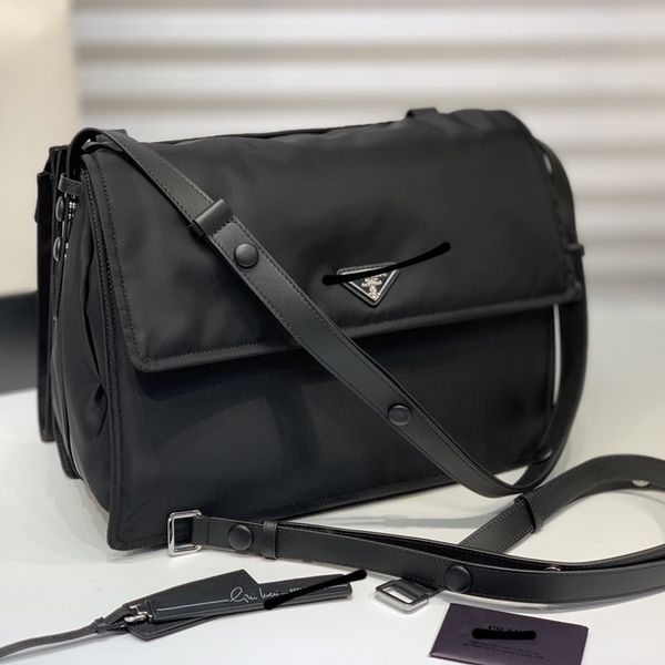 

new leather stitched nylon two in one messenger single shoulder bag simple male and female stars
