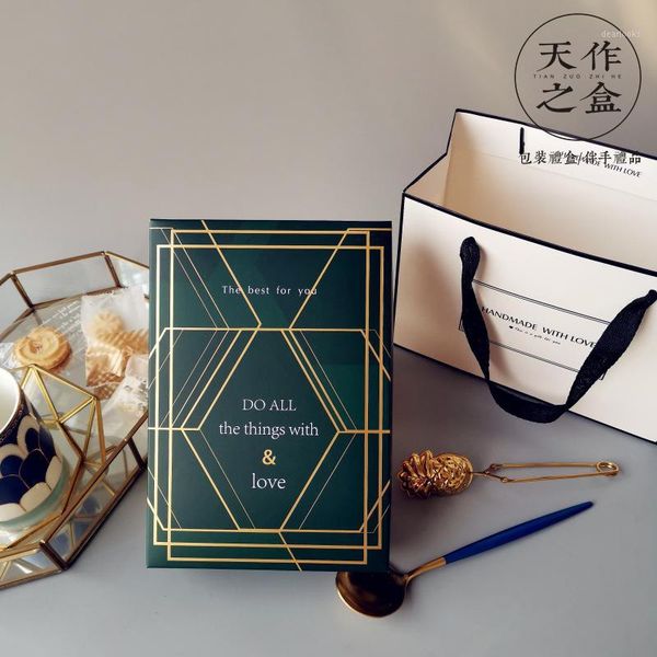 

10pcs new arrive paper gift bags for wedding party decor event party favors bags wedding gift shopping bag candy box1