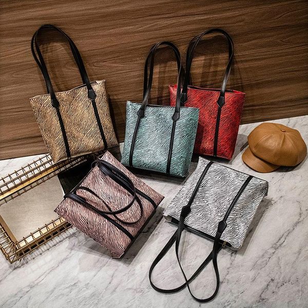 

shoulder bags 2021 commuter tote