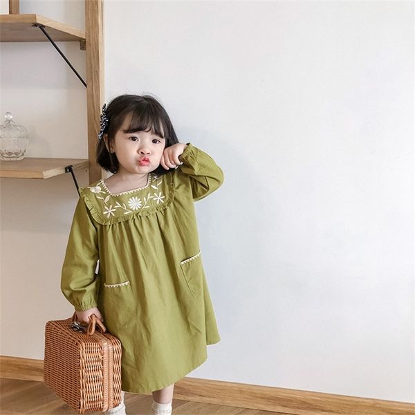 

autumn retro style floral embroidery dress for girls cotton casual long-sleeved cute square collar dresses lj200923, Red;yellow