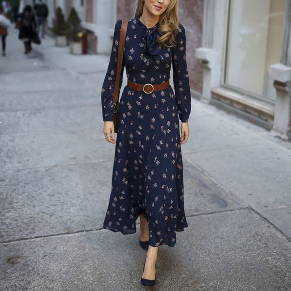 

2021 Wome Plus Size New Spring Elegant Floral Sleeves Holiday Dress Bow Collar Long Chiffon Dresses KU92 H779, Black;gray
