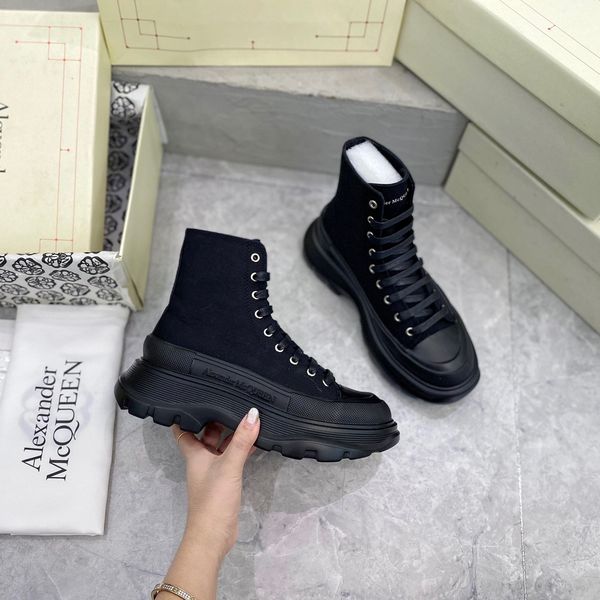 

designer womens boots luxury black lace-up platform with fluff round head low heel boots with box size 35-40