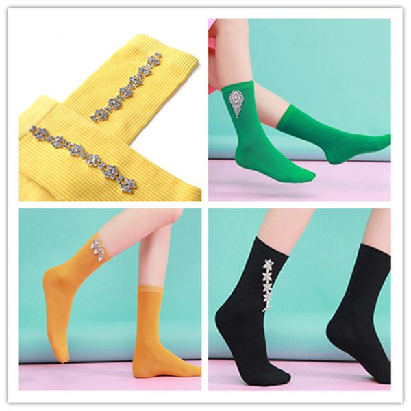 

мода женщин зимы носки mid level гольфы длинные чулки rhinestone алмазный подвеска твердые носки спорт повседневный чулочно рождество ly1026, Pink;yellow