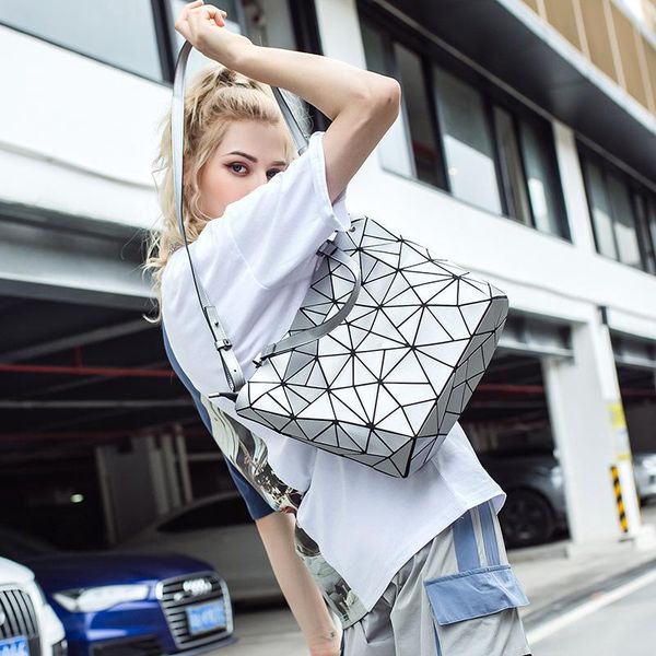 

ladies handbags fashion geometric bucket bags 2020 one-shoulder portable large capacity bags simple messenger for shopping
