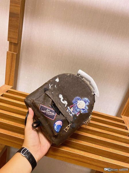 

brand aging women's mini backpack bag, thick and delicate fabric, full of hardware, fashionable and versatile