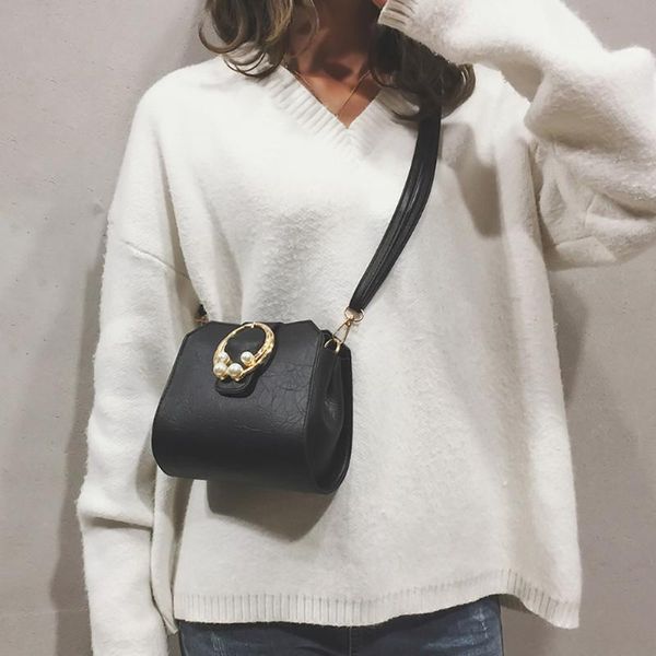 

2020 newly arrival japan and korean style women luxury solid tide ins fashion small square bag chic retro casual messenger bag