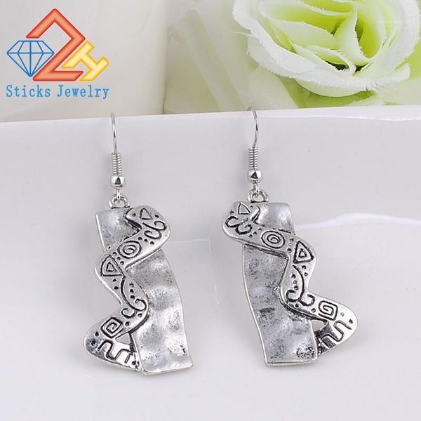 

the latest fashion retro carved earrings jewelry factory direct1, Silver