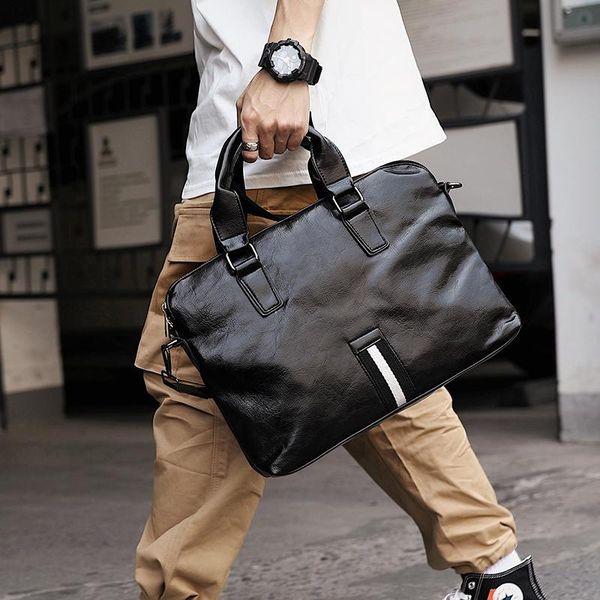 

tidog leisure computer with one shoulder inclined briefcase