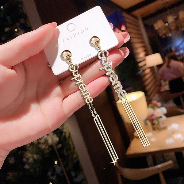 

европейский и американский стиль преувеличенного чувства качества изящный онлайн-влиятельный эффект все-матча серьги 925 серебряный гварзовы, Golden