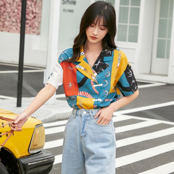 

2021 new summer suit street collar trendsetter feminine design sense small shirt plate button short sleeve print cudz, White