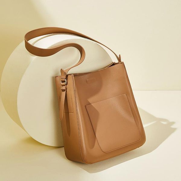 

2020 new women's bag single shoulder diagonal retro bag niche design large capacity bucket handbag shoulder