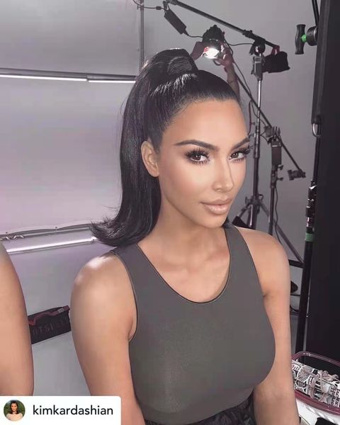 Kim Kardashian's Sleek-Out Sleek Turnstring Humano Cabelo Envolve o Penteado Perfeito para Ano Novo Eve 120G Color 1b