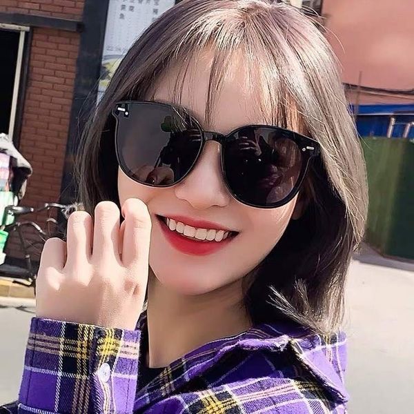 

солнцезащитные очки для любителей тонких и супер легких, пара модных женщин показывают маленькие лицо, harajuku стиль вождения поляризованно, White;black