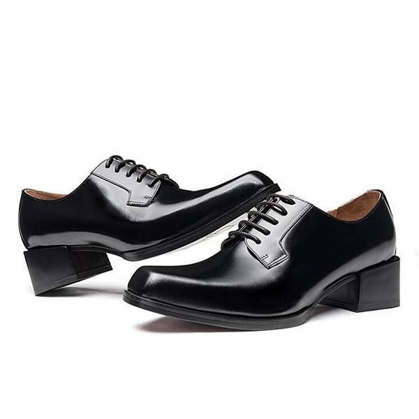 2020 homens novos saltos altos de couro de vaca sapatos Homem Clássico / Shoes Oxfords vestido de mulher de negócios Gents formais terno de couro Sapatos