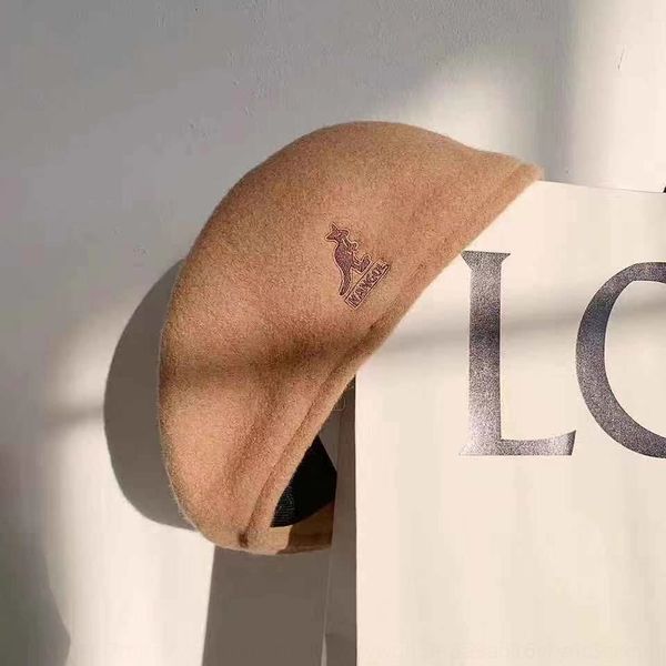 

1d9q winter kangol kangroo, Brown;gray