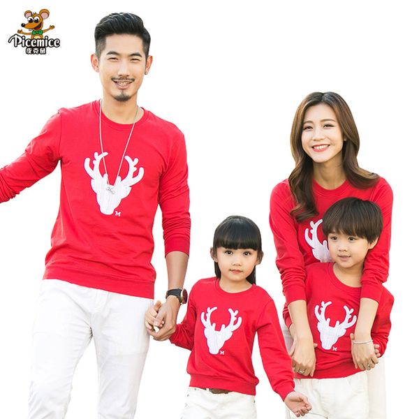2020 Famiglia di Natale Look Cervo Mommy and Me Vestiti coordinati Famiglia Set di abbigliamento Madre Figlia Padre T-shirt per bambini LJ201111