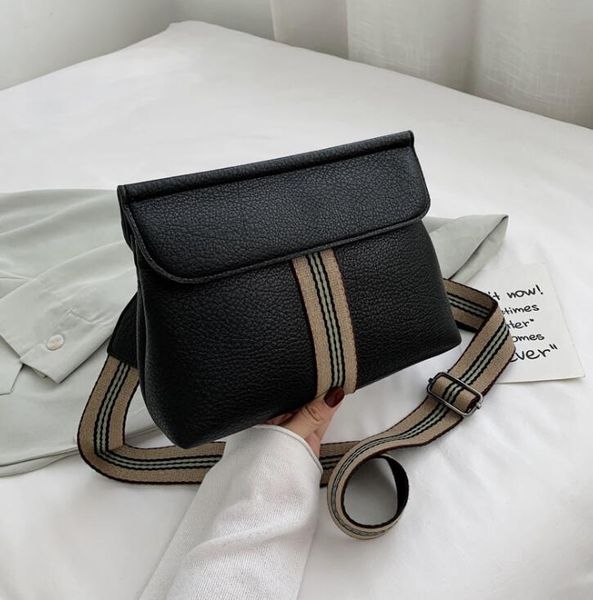 

Women Bag Hot Selling Messenger Bag PU Cross Body Wide Shoulder Straps Girl Flap