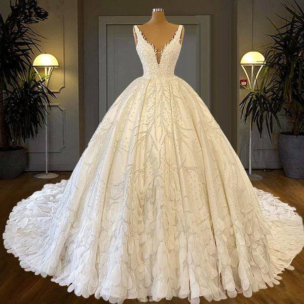 Perlenweißes, ärmelloses Hochzeitskleid, Spitzenapplikationen, Pailletten, V-Ausschnitt, Brautkleider, Perlen, rückenfrei, elegant, Hofschleppe, Robe de Mariee