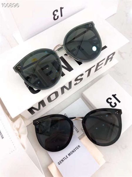 

new sunglasses anti women's round face ultraviolet glasses pawpaws, White;black