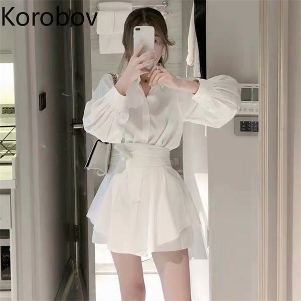 Korobov Donna Stile coreano da spiaggia Abiti a maniche lunghe OL Telai Allacciatura con fiocco Camicette + Pantaloncini Completi da 2 pezzi 78358 220315