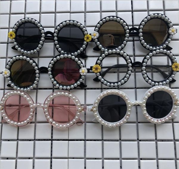 

sunglasses handmade pearl round women 6 colors small eyewear flower designer sun glasses uv400 summer shades gafas de, White;black