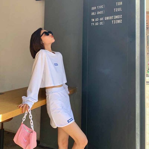 

осень 2020 яркого крик футболка короткой юбки увлечен живот, что стрелка знак установлена ​​короткая футболка юбкой aijgi, Gray