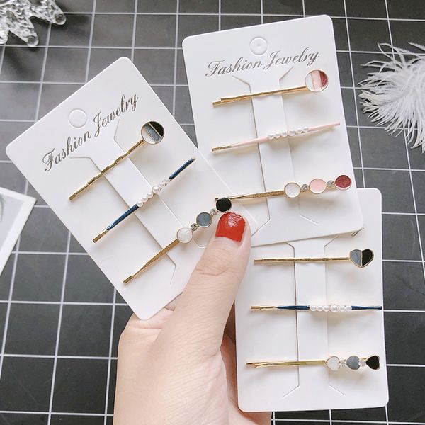 

simple korean pin with red hairpin