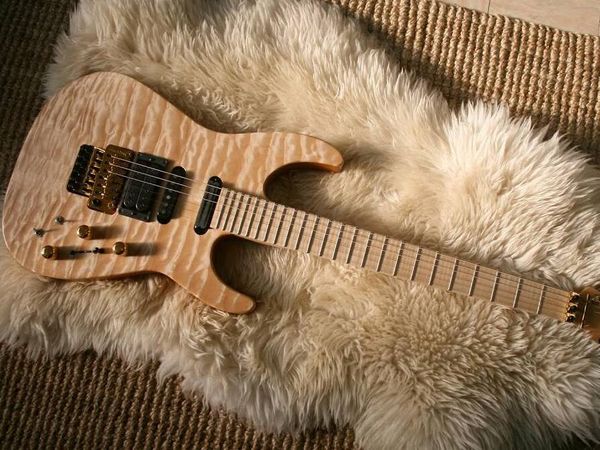 Personalizzato PC1 Phil Collen Quilted Maple Cloro Chitarra elettrica naturale Tastiera con manico in acero, Floyd Rose Tremolo Bridge