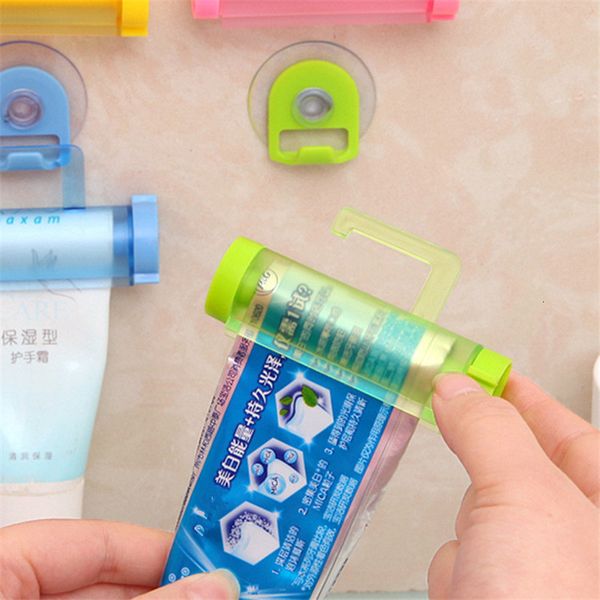 

accessories 1 pcs plastic rolling tube squeezer toothpaste manual extruder gadgets for kitchen goods cocina new