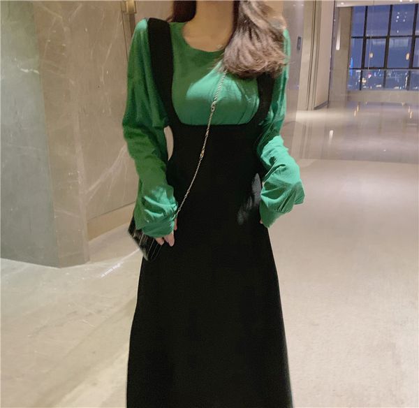

2020 autumn new foreign style knitted back skirt + long sleeve bottom two piece fashion suit for women