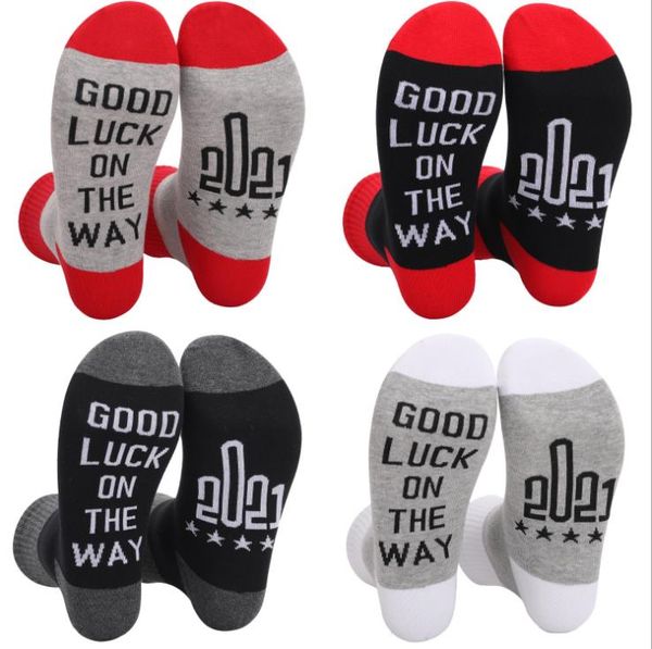 

2021 letter print men socks simple panelled contrast color thick athletic socks man basketball medium socks, Black