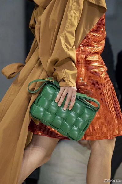 

in the fashion new style leather ladies woven messenger bag temperament casual business check bag joker luxury shoulder bag