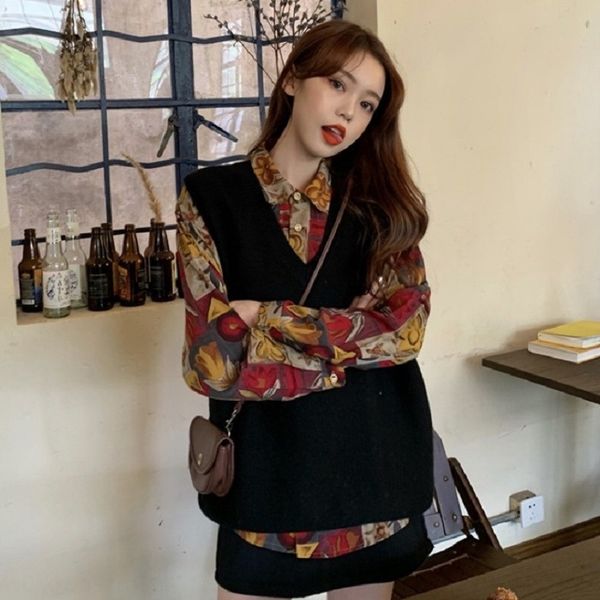 

in 2020young girls of korean version wear elegant style shirt omen's net red two-piece skirt suit autumn and opcoatwinter zjhey, Gray