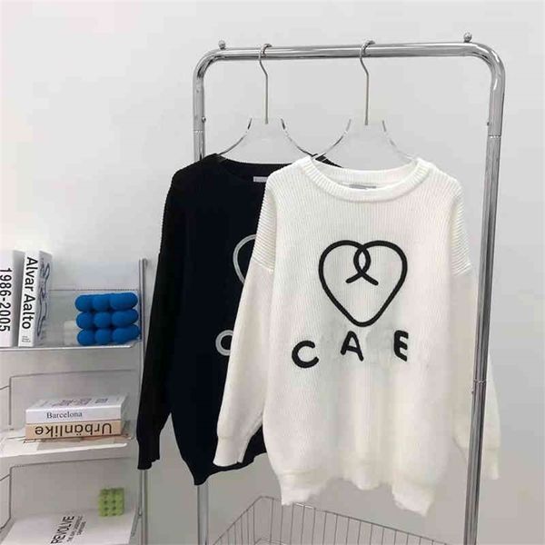 

xiaoxiang winter new medieval style towel embroidered love letter round neck sweater women's fashion knitted top, White;black
