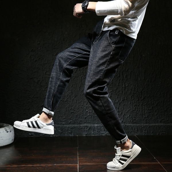 

new loose fitting jeans for men in spring 2019, Blue