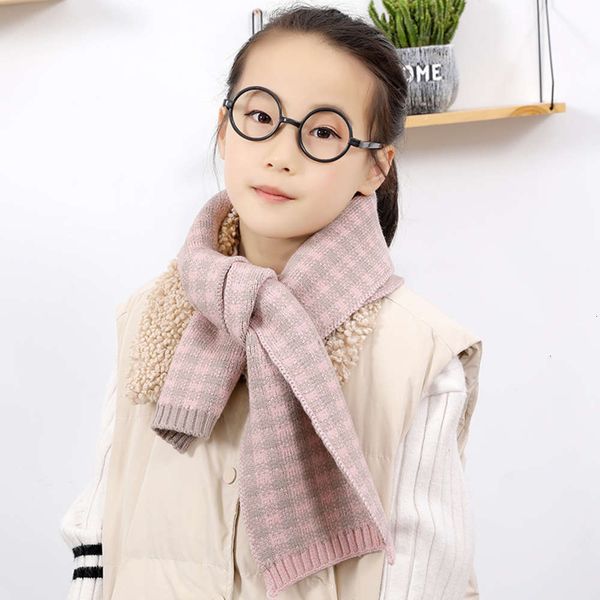 

scarf new children's plaid knitted in winteroqhs, Red;brown