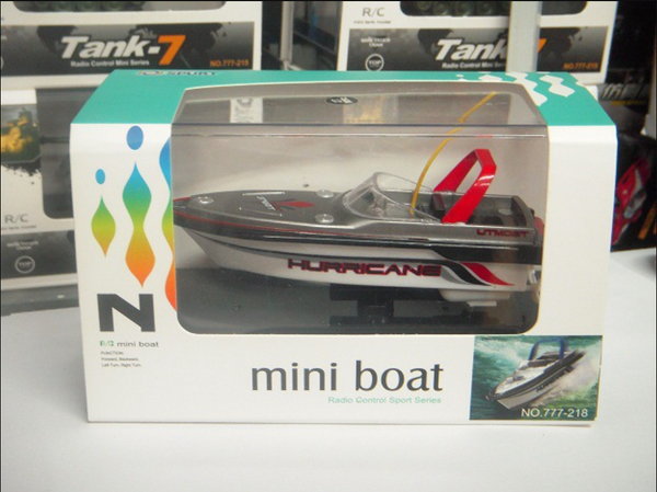 

Summer Water Splashing Electric Motor Boat Radio Control Mini Boat RC Yacht For Children