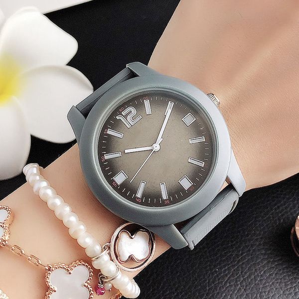 Крычие Кварцевые наручные часы для женщин Мужчины Унисекс с животным набранным набранным силиконовым ремешком часов часы LA13