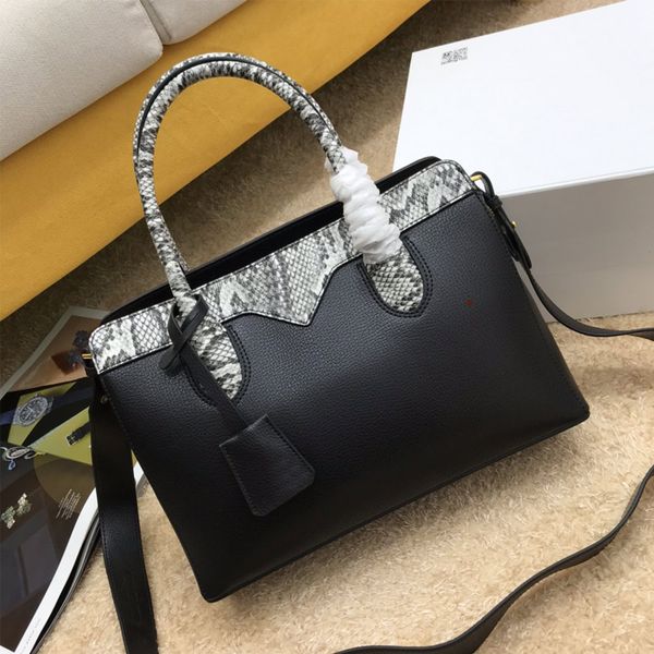 

classic handbags high-capacity shoulder bag p letter cowhide removable shoulder strap crossbody bags plain fashionable generous